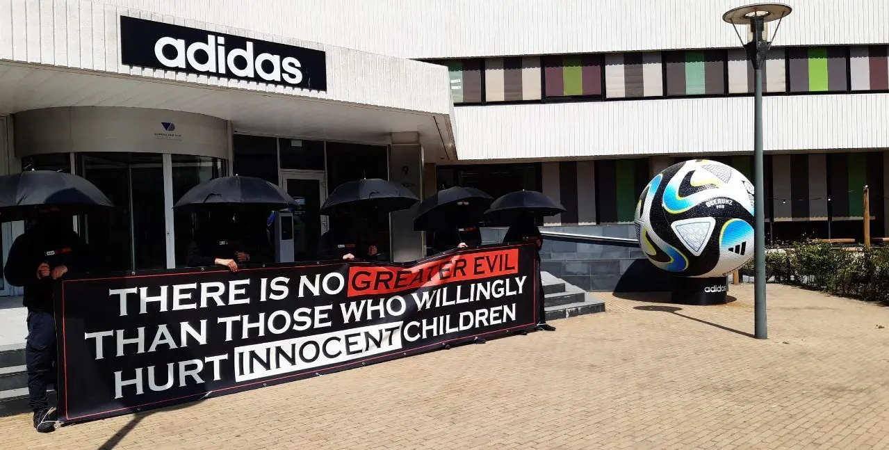 Adidas - Kering groep